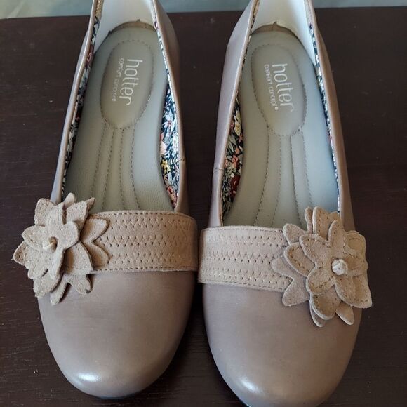 Hotter Periwinkle Ladies Ballerina Wedge Heel Beig - Picture 1 of 6